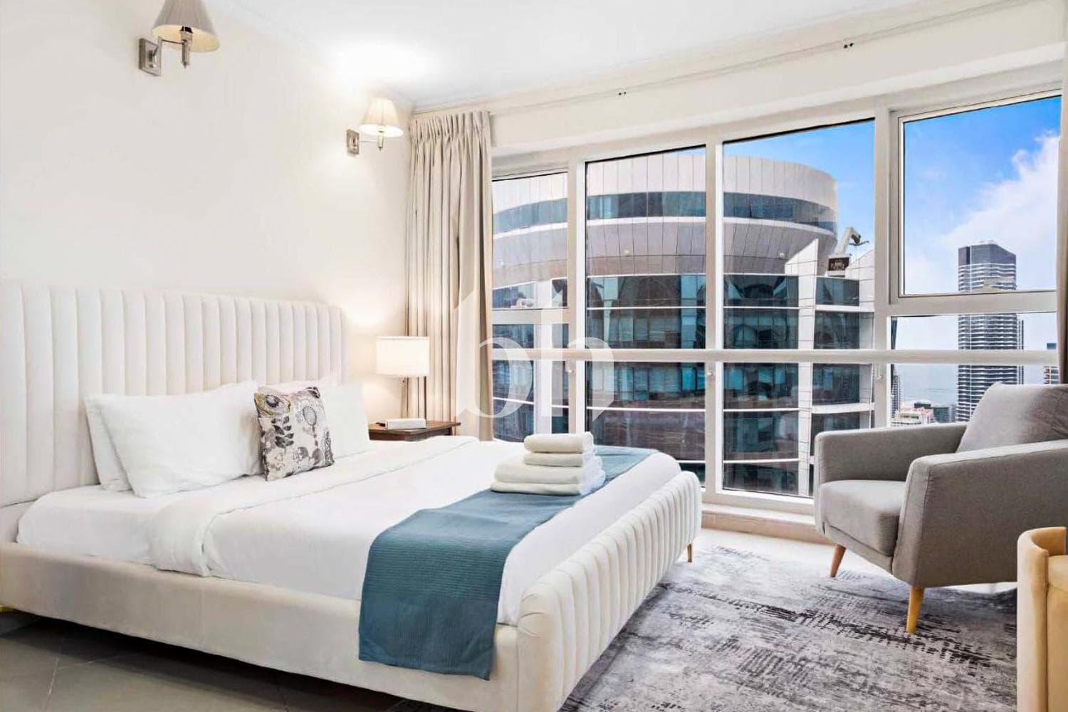 1 Bedroom Apartment in Goldcrest Executive - photo 2