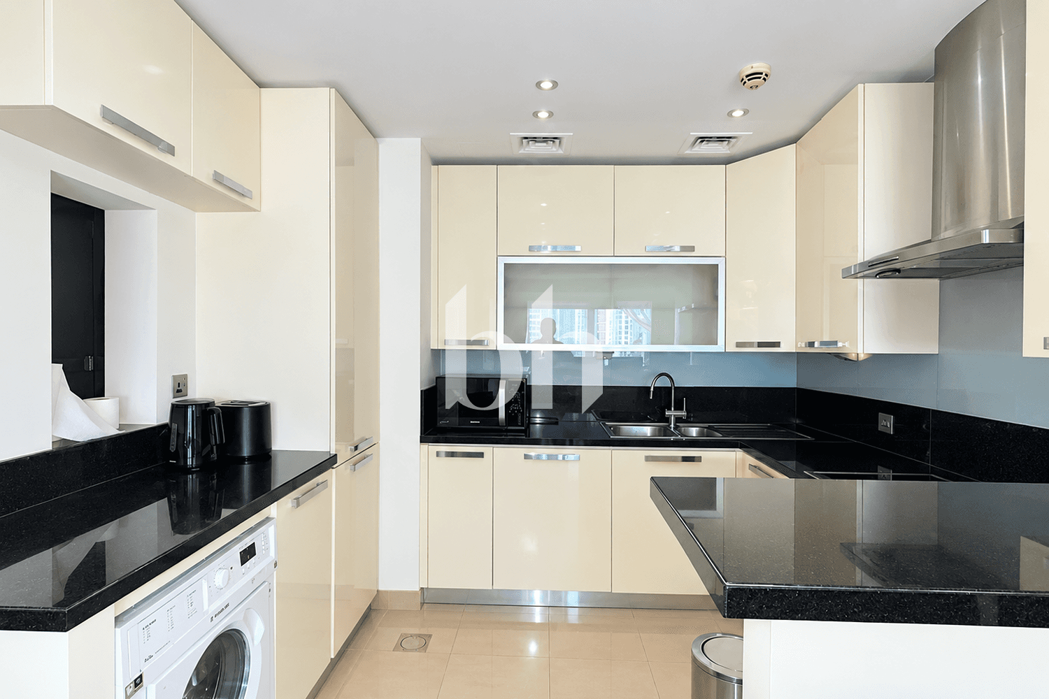 2 Bedroom Apartment in Bonnington Tower - photo 1