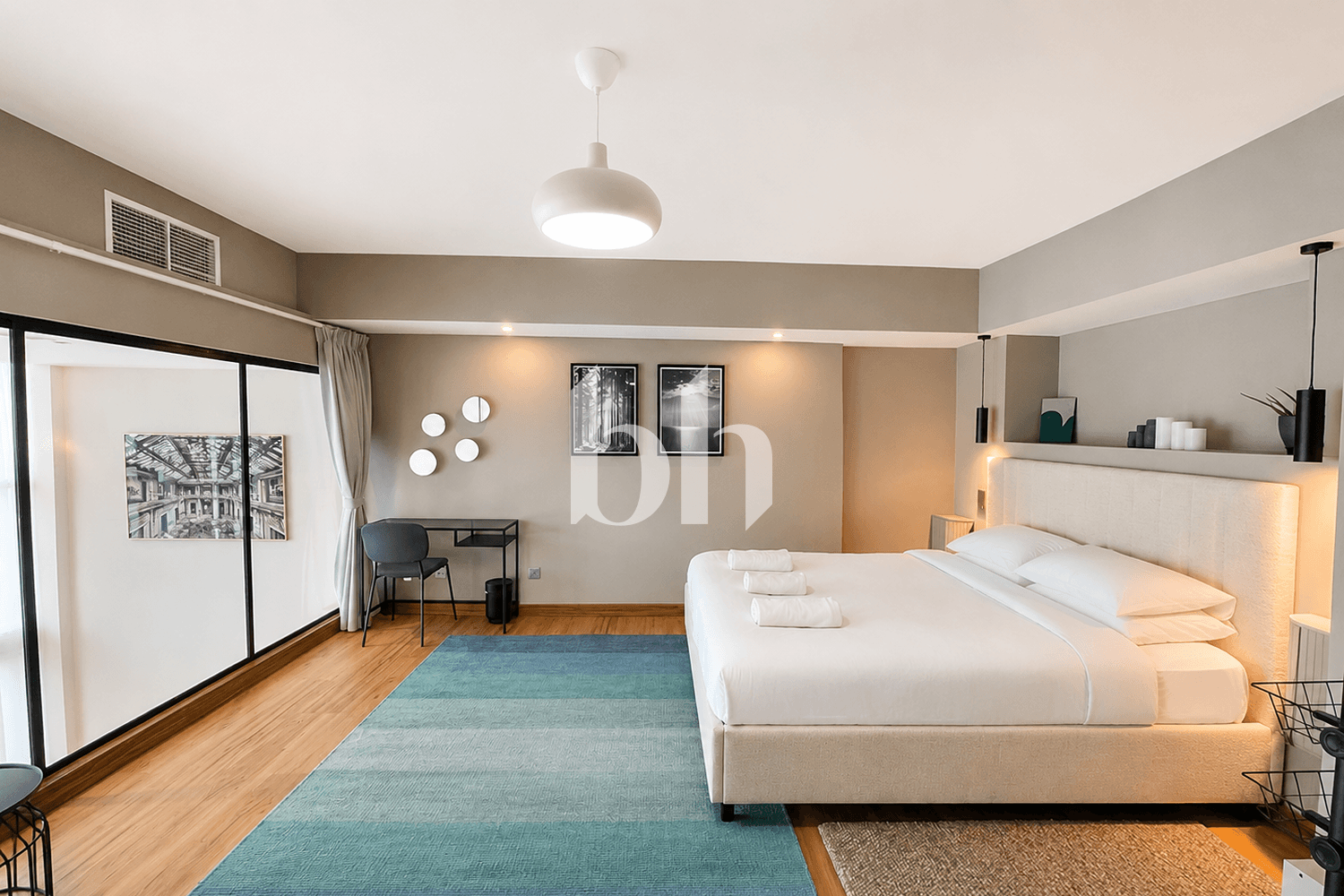 1 Bedroom Apartment in Lake View Tower - photo 2