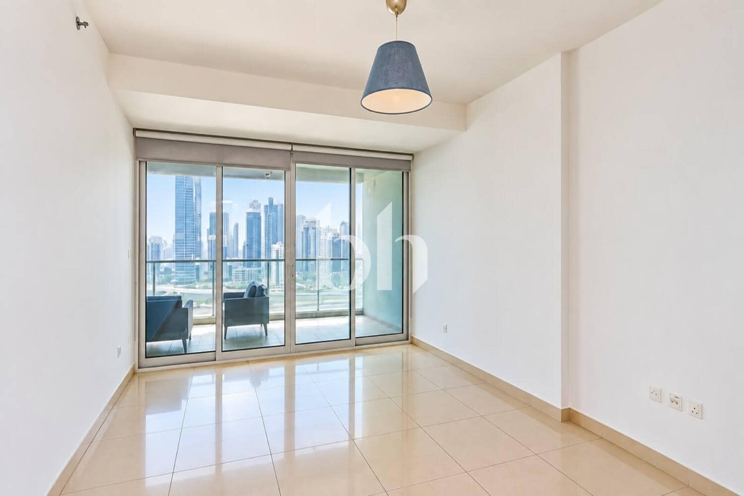 1 Bedroom Apartment in Laguna Tower - photo 2