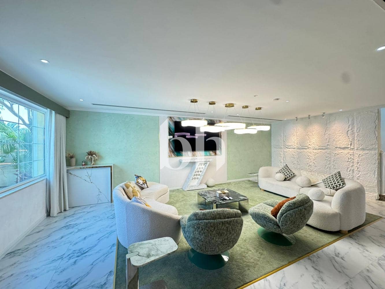 4 Bedroom Villa in Jumeirah Park Homes - photo 1