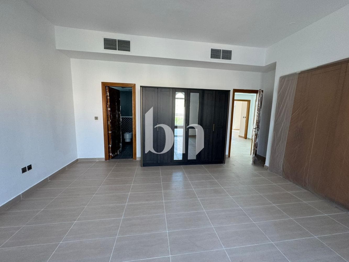 4 Bedroom Villa in Jumeirah Park Homes - photo 2