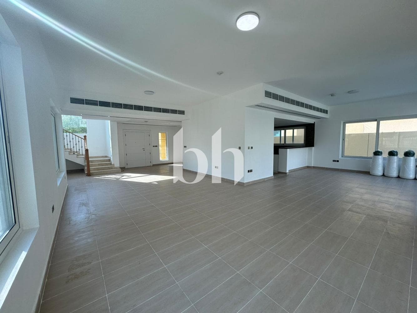 4 Bedroom Villa in Jumeirah Park Homes - photo 1
