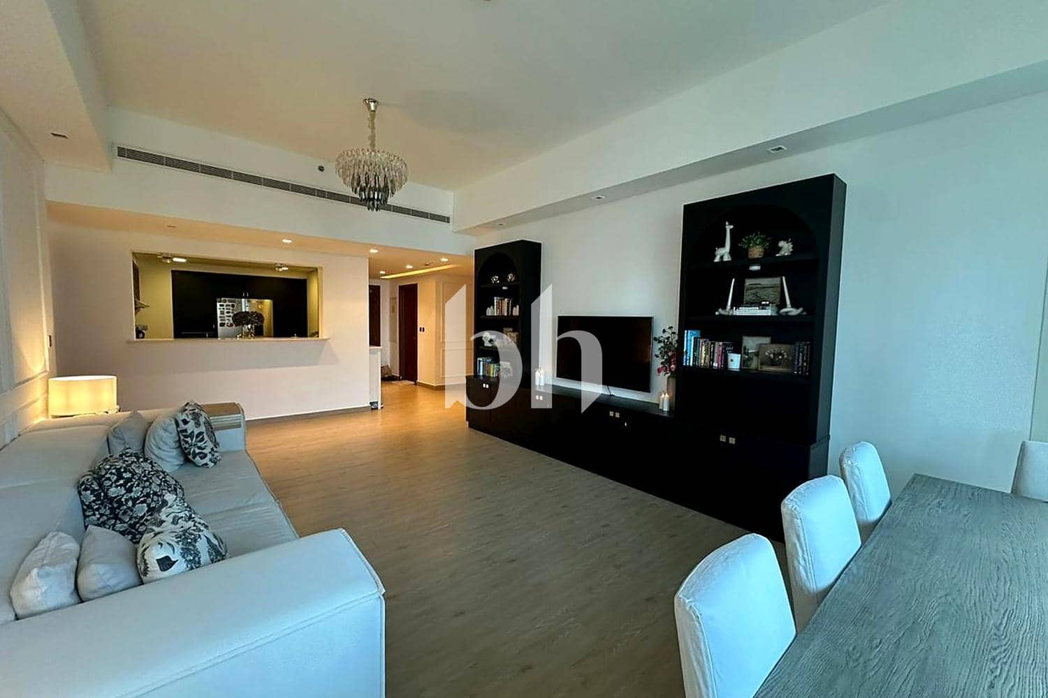 3 Bedroom Apartment in Marina Residences 6