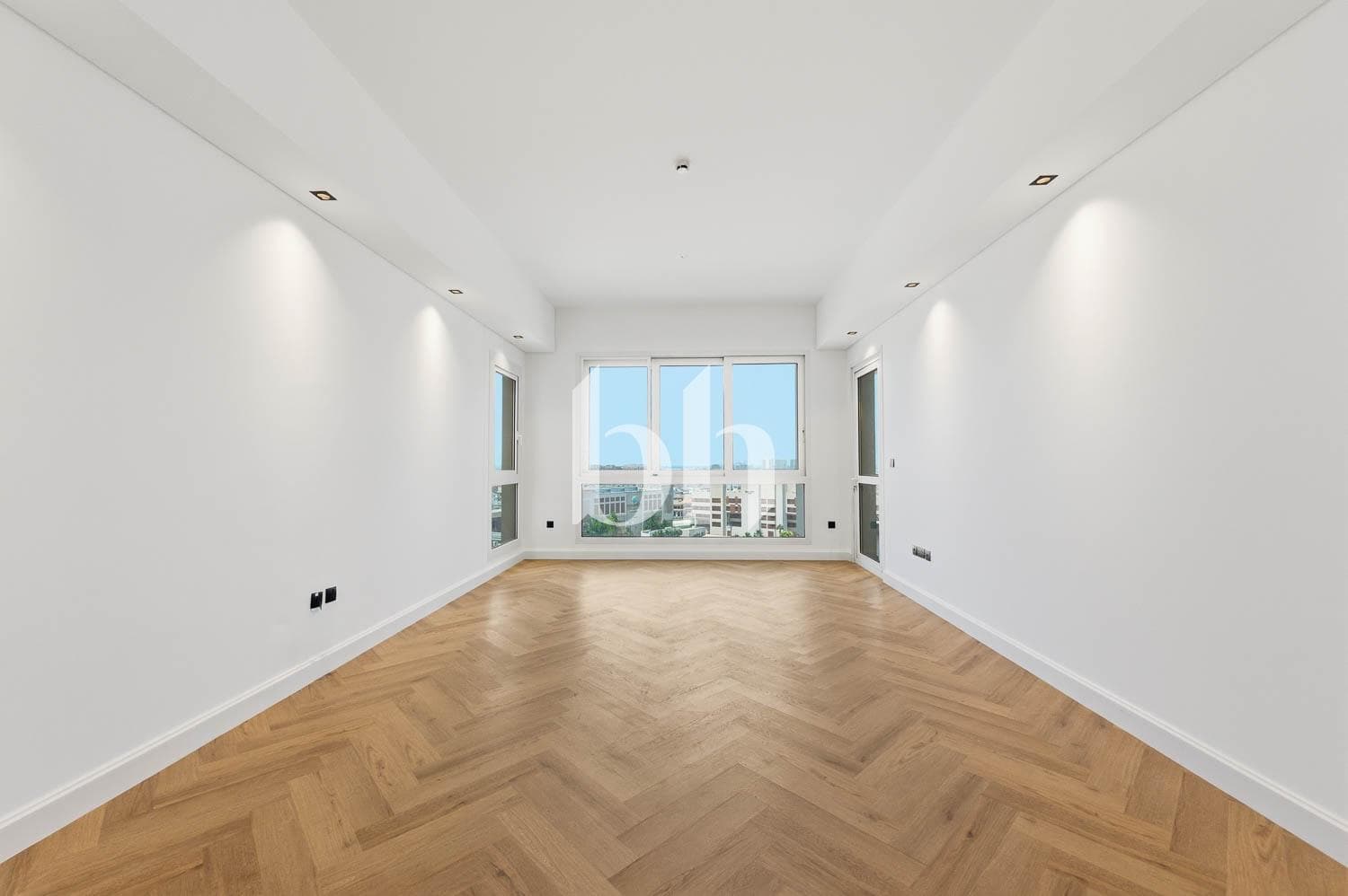 3 Bedroom Apartment in Marina Residences 3 - photo 1