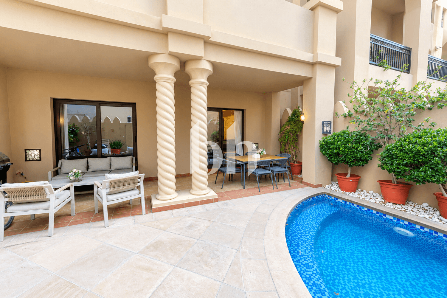 3 Bedroom Apartment in The Fairmont Palm Residence North - photo 2