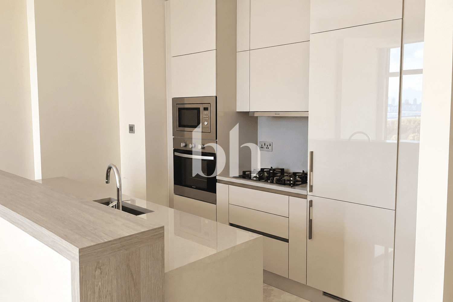 1 Bedroom Apartment in The 8 - photo 2