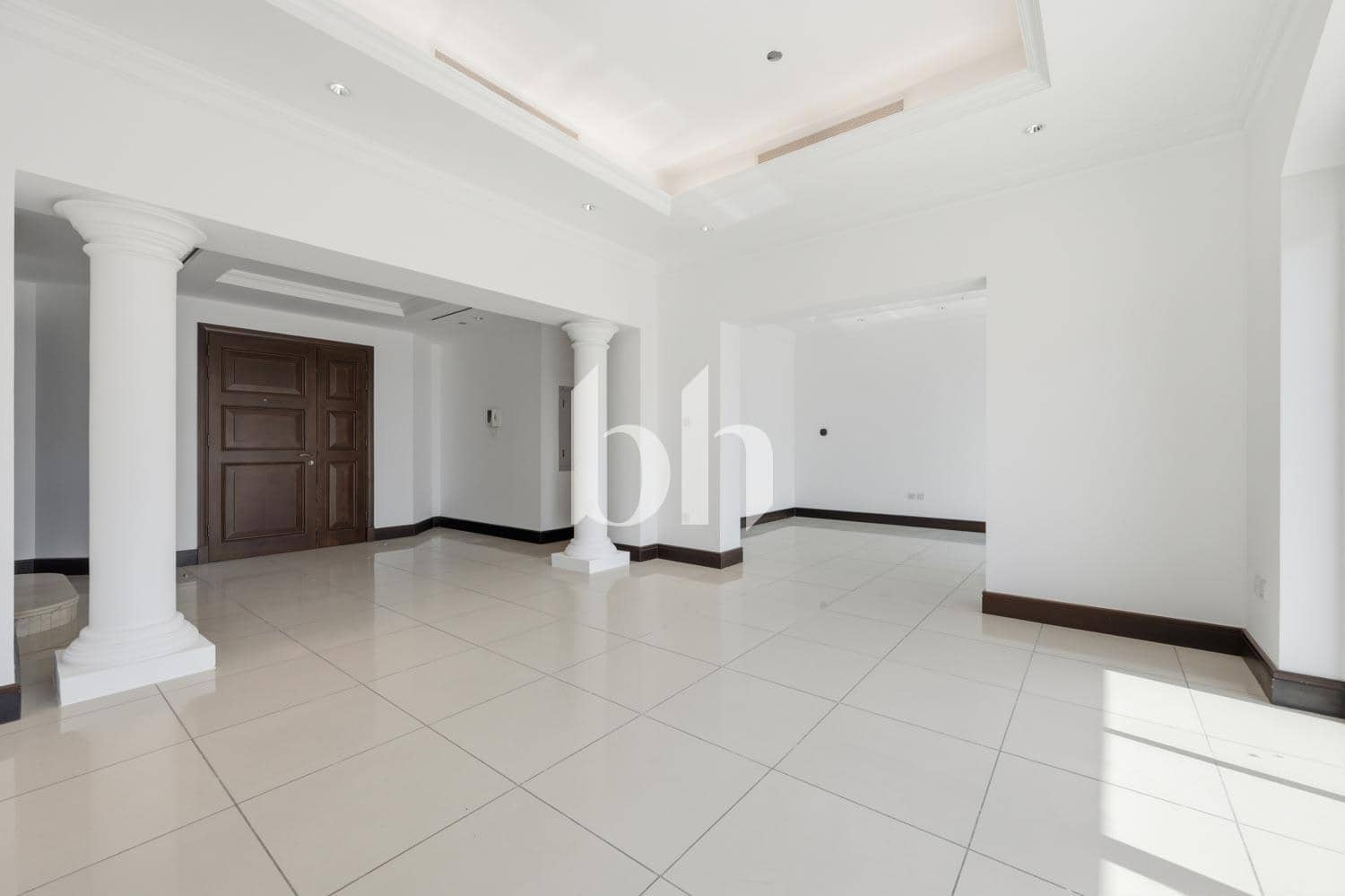 3 Bedroom Apartment in Golden Mile 10 - photo 1