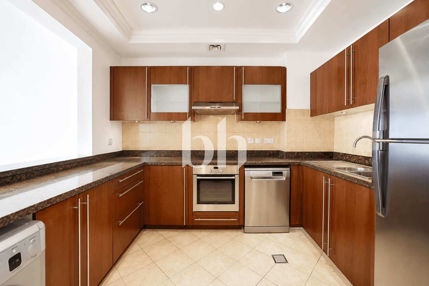 1 Bedroom Apartment in Golden Mile 9 - photo 2