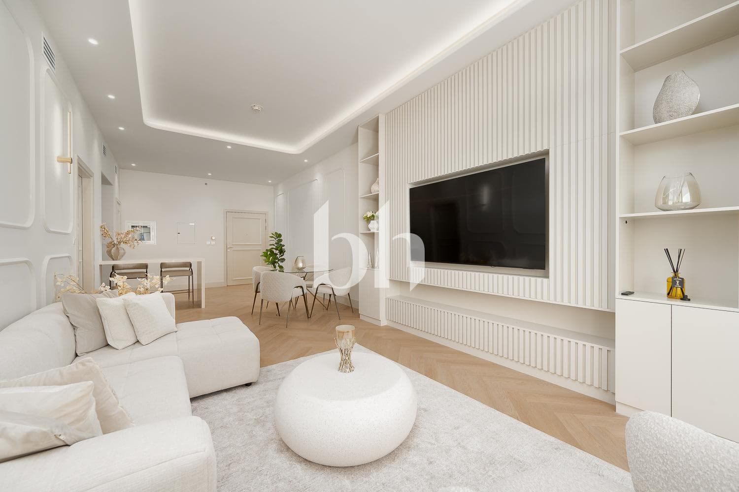 1 Bedroom Apartment in Azure Residences - photo 2