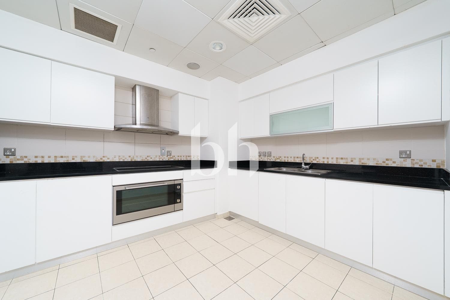 1 Bedroom Apartment in Oceana Baltic - photo 2