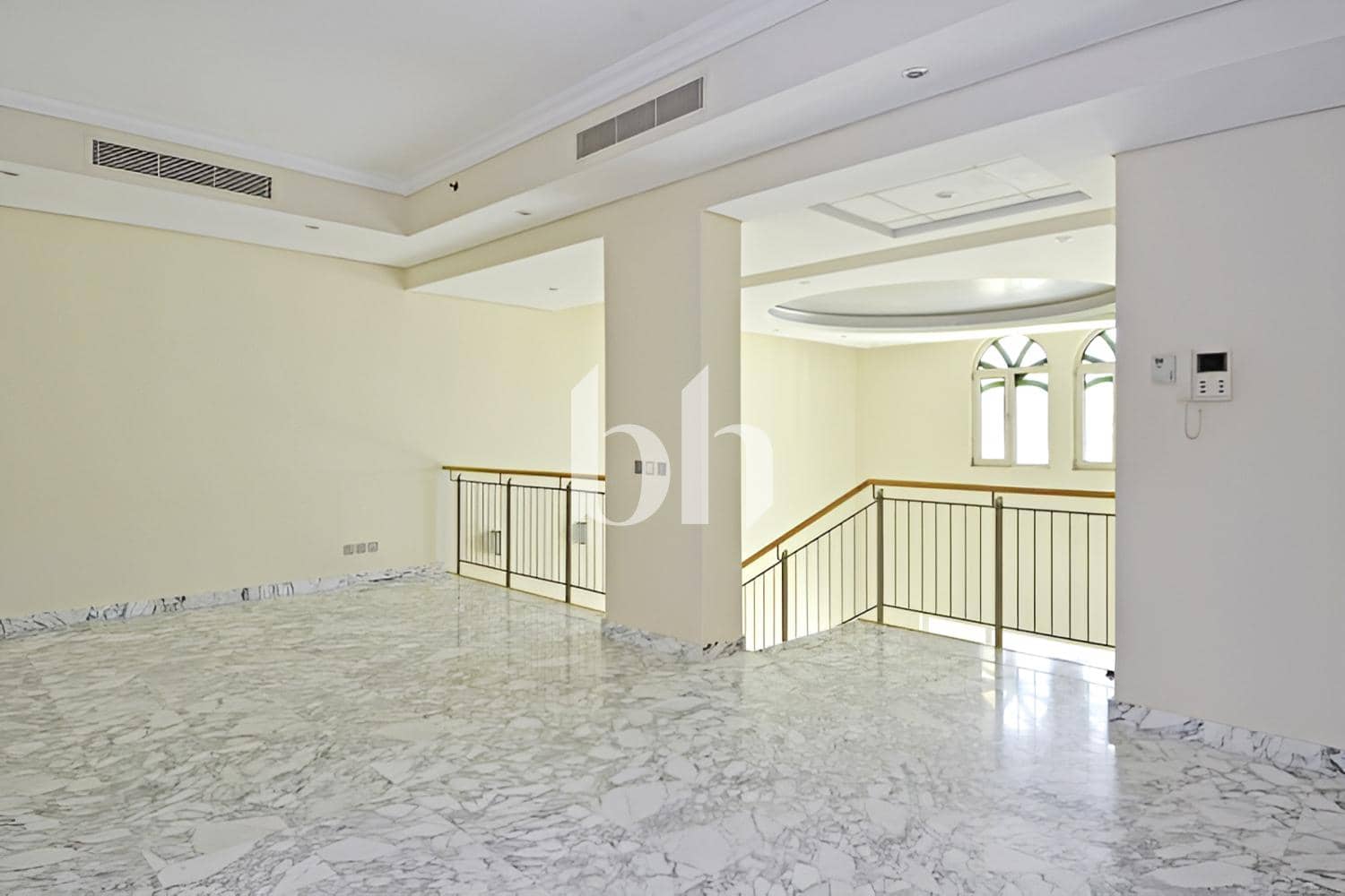 4 Bedroom Apartment in Al Sarrood - photo 1