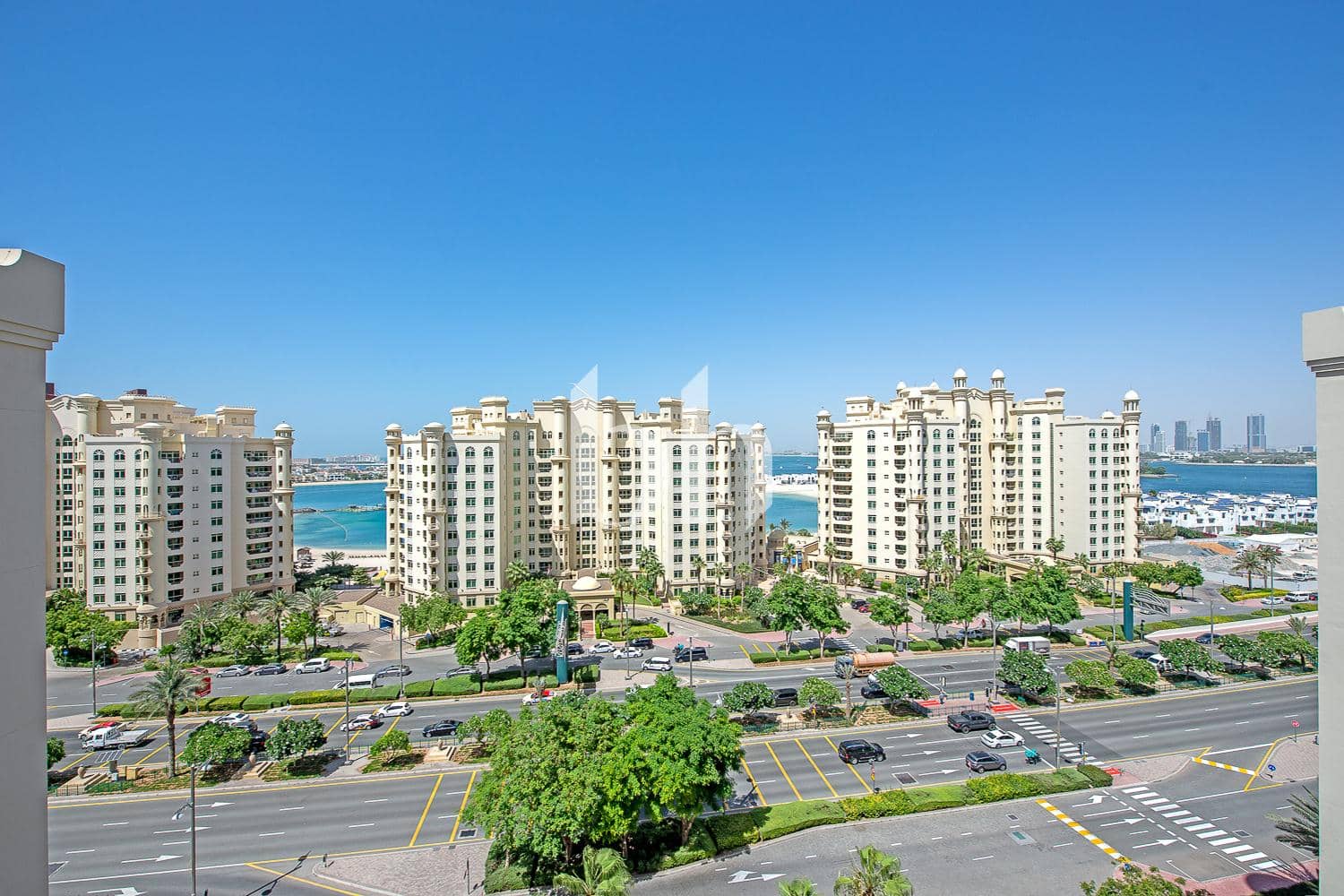 4 Bedroom Apartment in Al Sarrood - photo 2