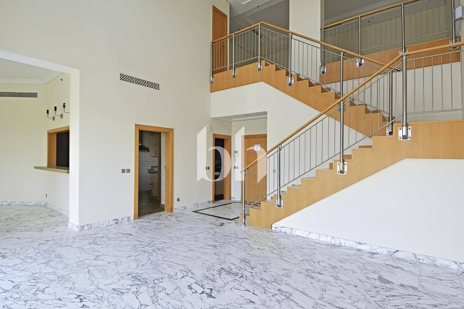 4 Bedroom Apartment in Al Sarrood