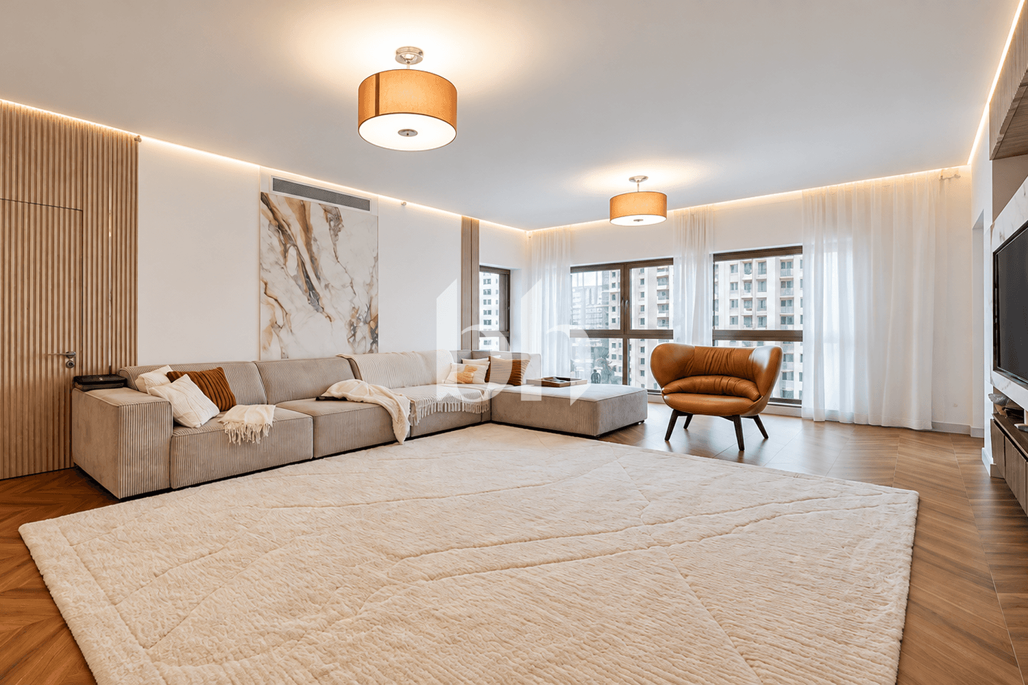 2 Bedroom Apartment in Golden Mile 7