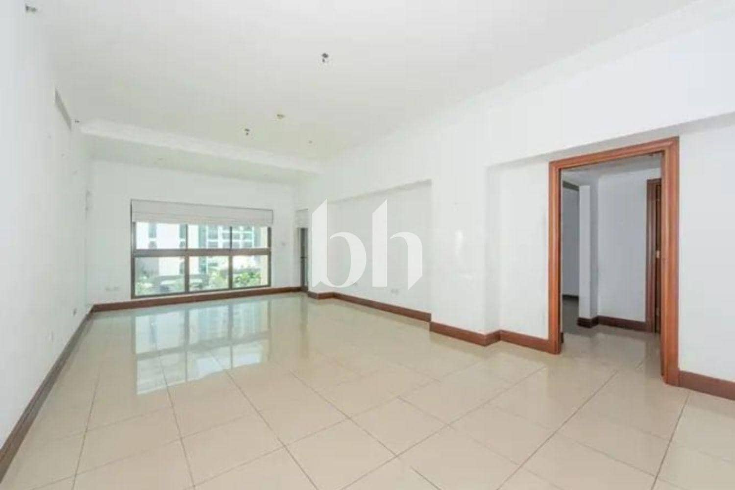 2 Bedroom Apartment in Golden Mile 4