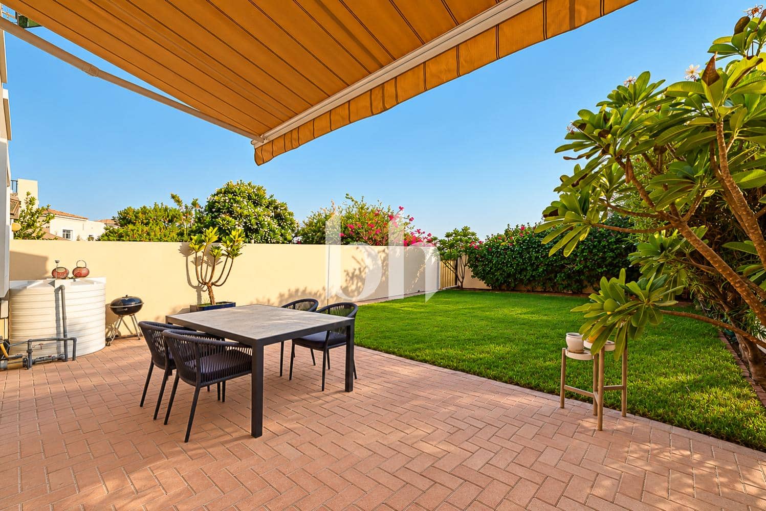 3 Bedroom Townhouse in Alma 2