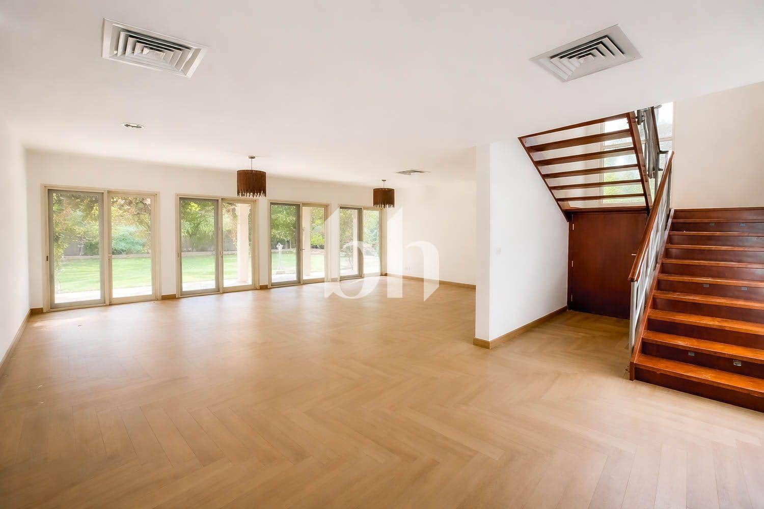 5 Bedroom Villa in Saheel - photo 1