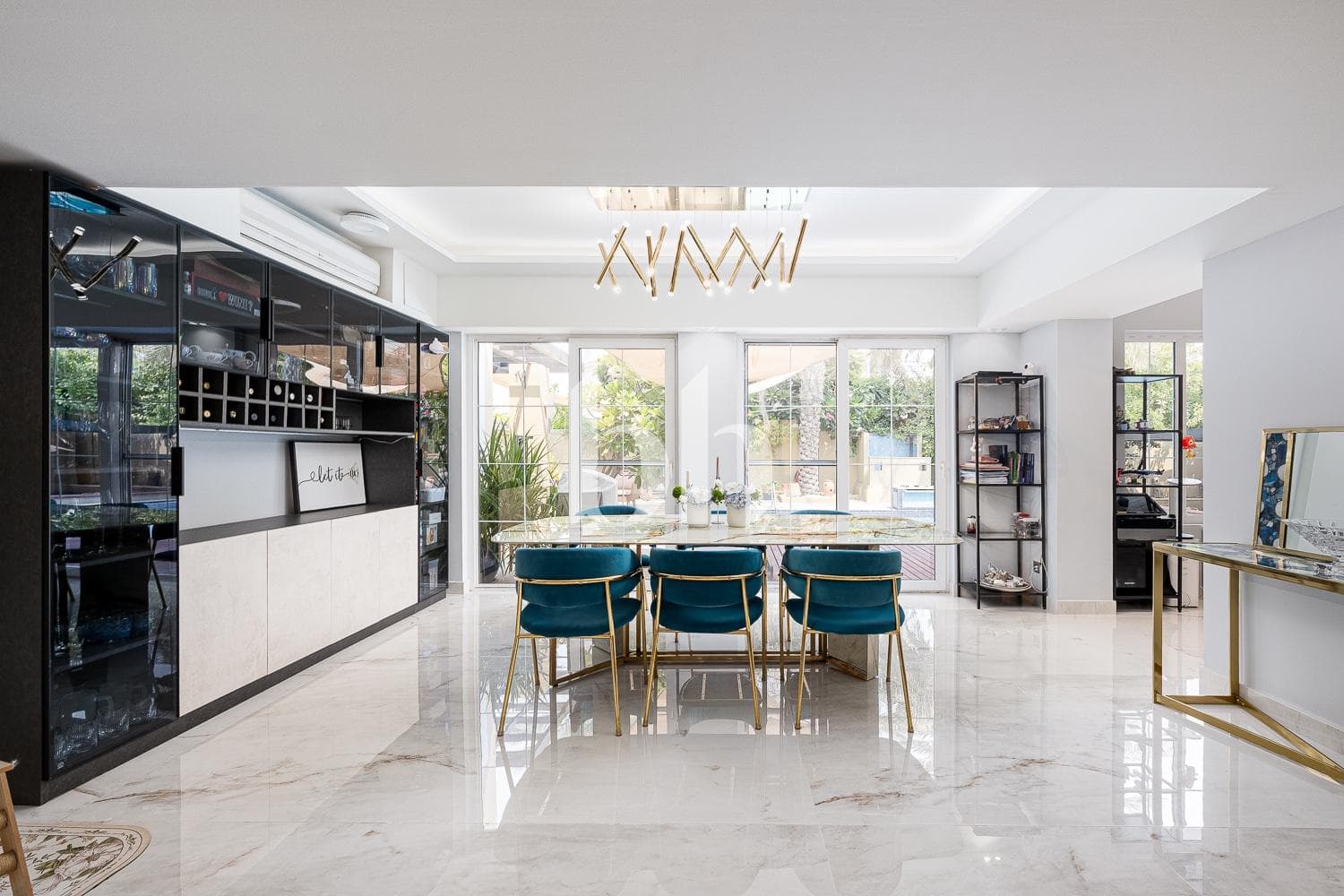 4 Bedroom Villa in Alvorada 1