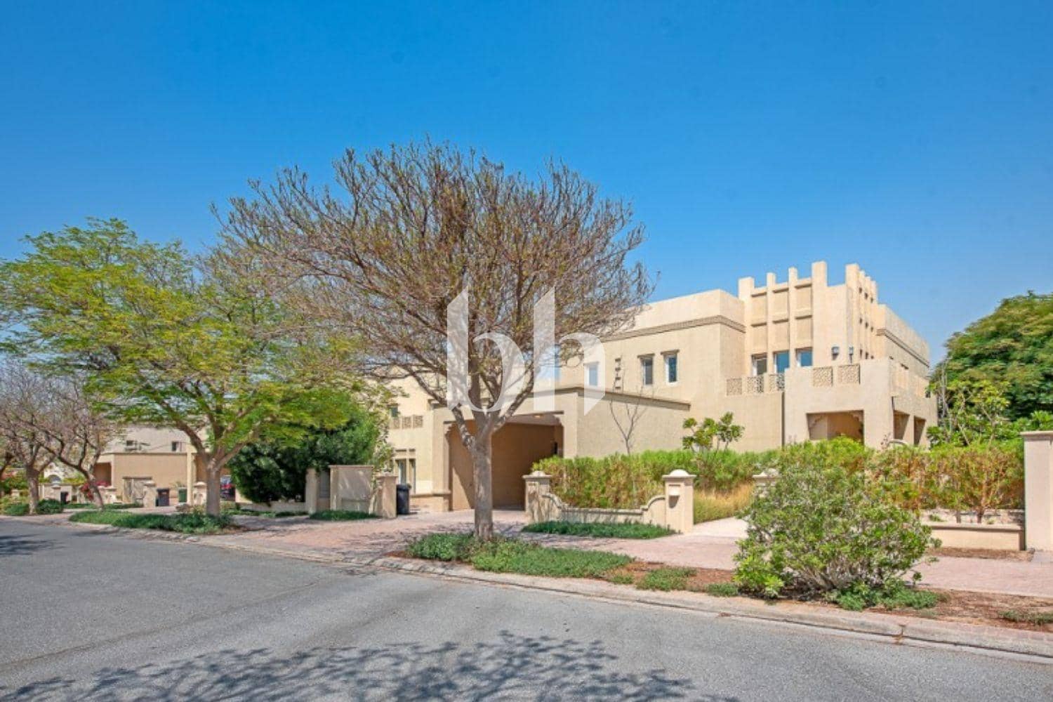 5 Bedroom Villa in Al Mahra - photo 1