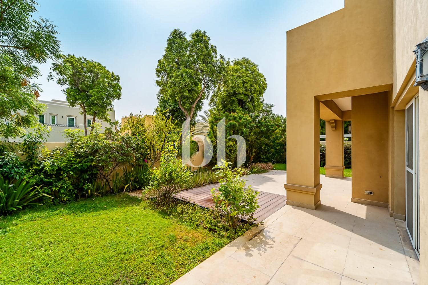 5 Bedroom Villa in Al Mahra - photo 2