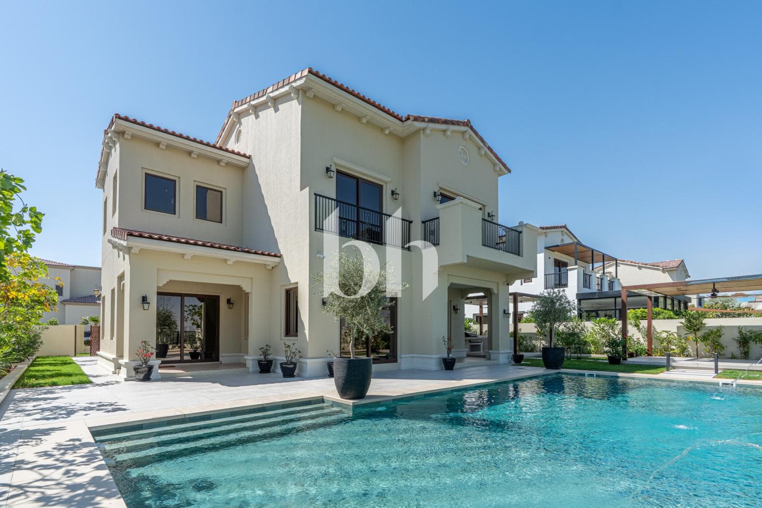 5 Bedroom Villa in Aseel - photo 1