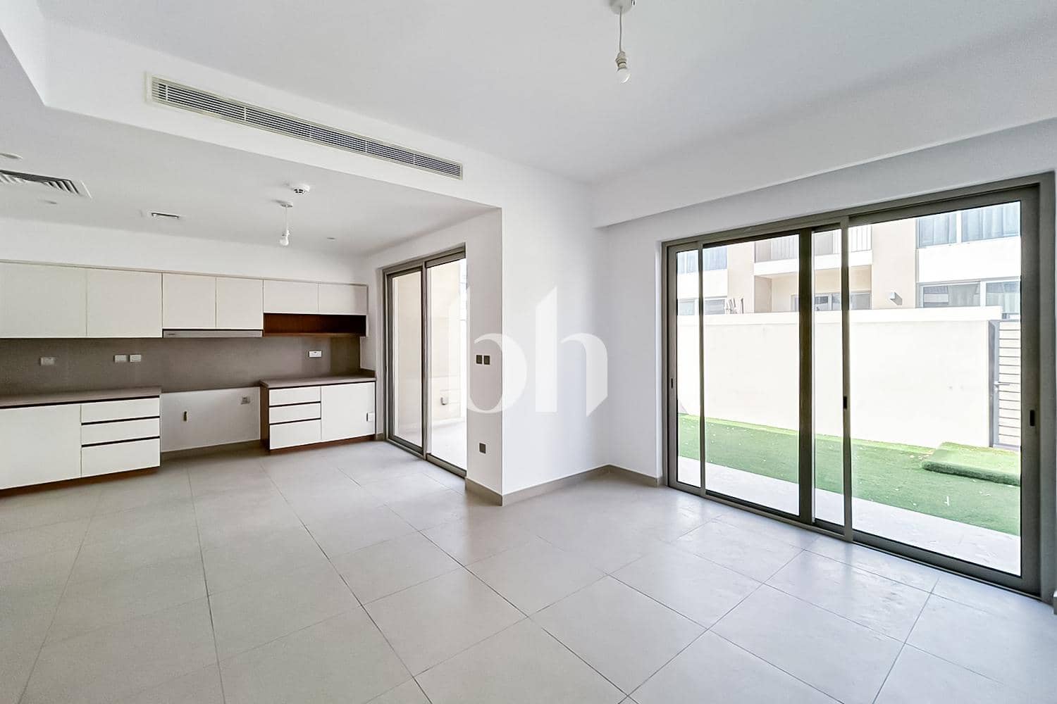 3 Bedroom Townhouse in Camelia 1
