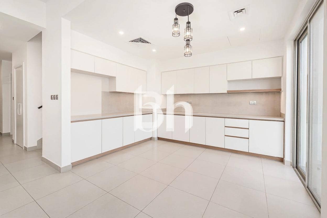 4 Bedroom Villa in Camelia 1 - photo 2