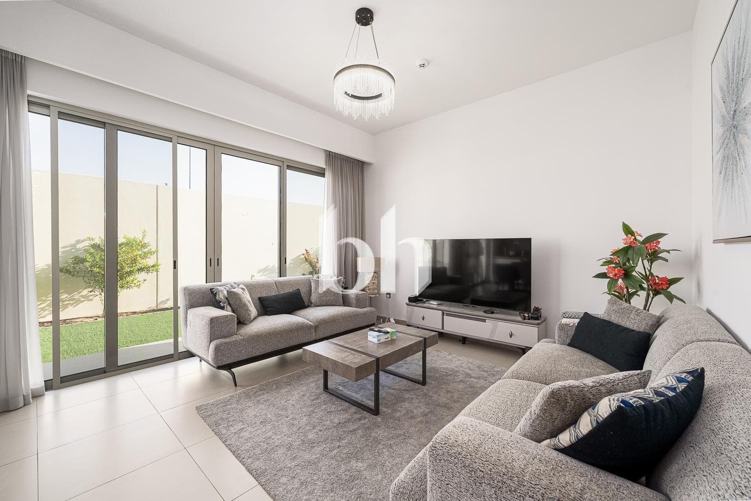4 Bedroom Villa in Camelia 1