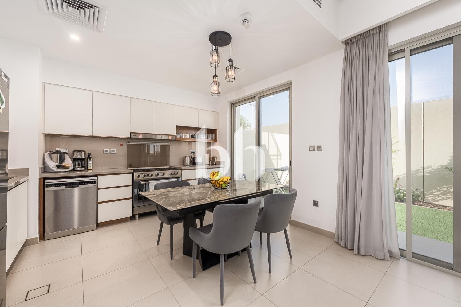 4 Bedroom Villa in Camelia 1 - photo 1