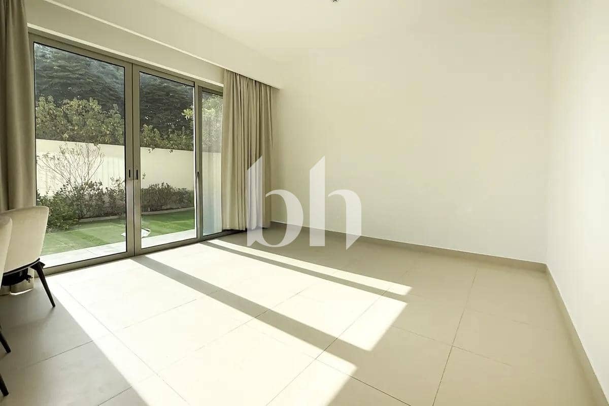 4 Bedroom Townhouse in Camelia 1 - photo 2