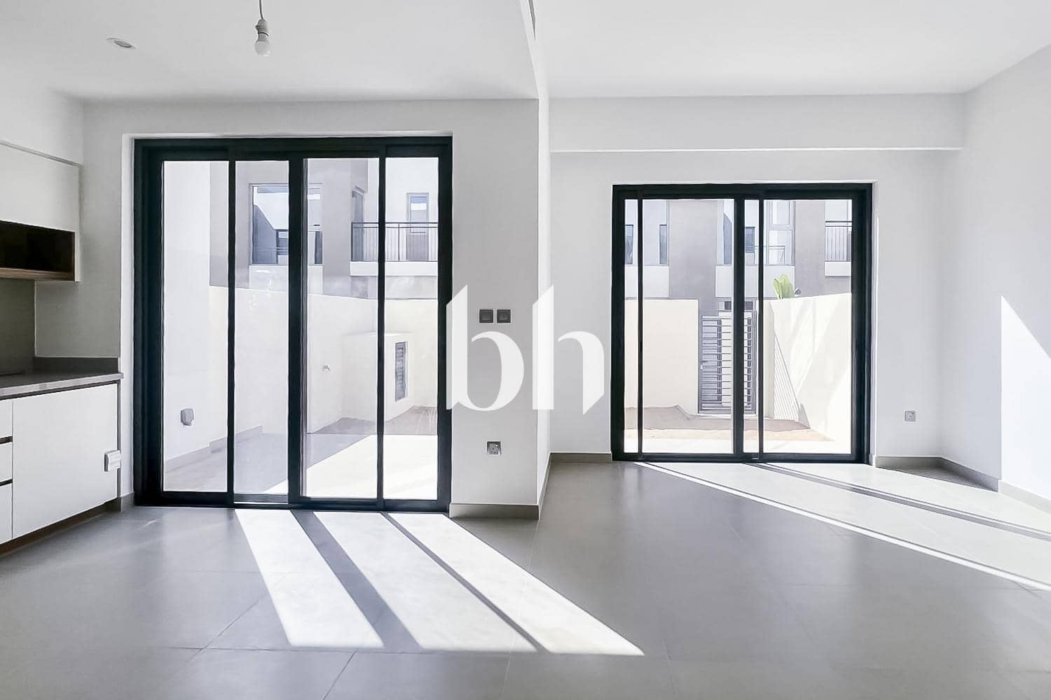 3 Bedroom Townhouse in Camelia 1 - photo 2