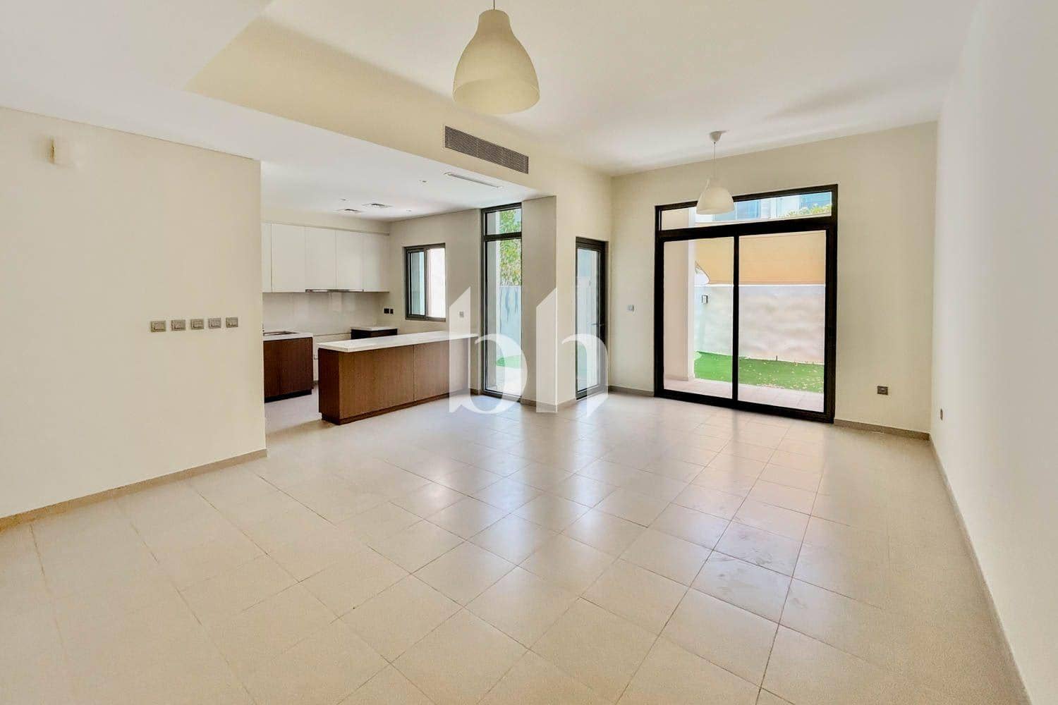 3 Bedroom Townhouse in Reem Community - photo 2