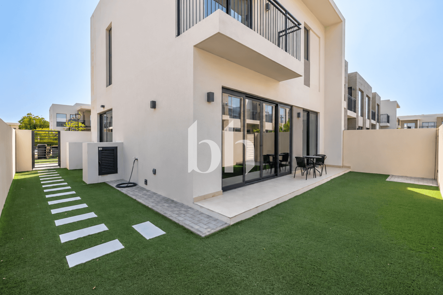 4 Bedroom Townhouse in Camelia 2 - photo 1