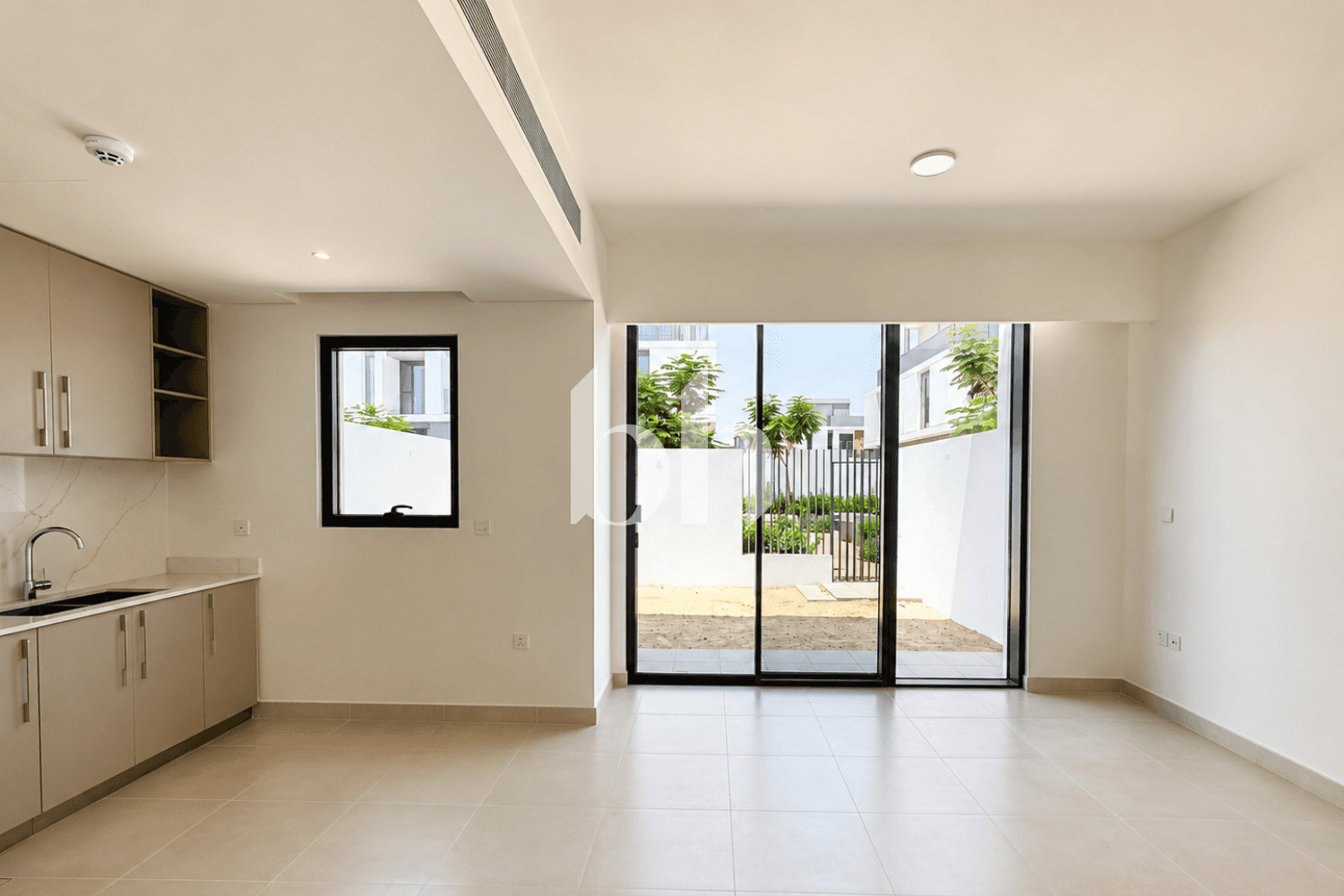 3 Bedroom Townhouse in Raya - photo 1
