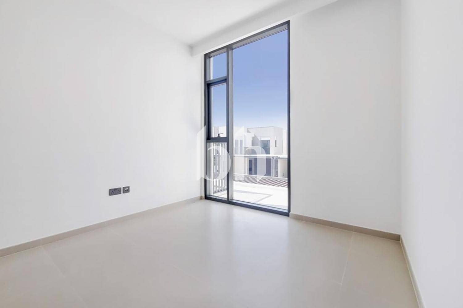 3 Bedroom Townhouse in Sun - photo 1
