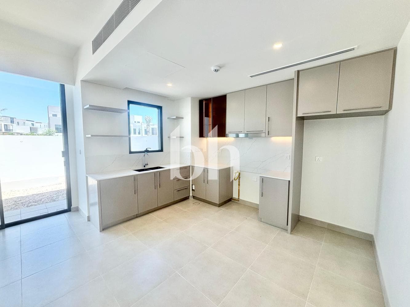 3 Bedroom Townhouse in Raya - photo 1