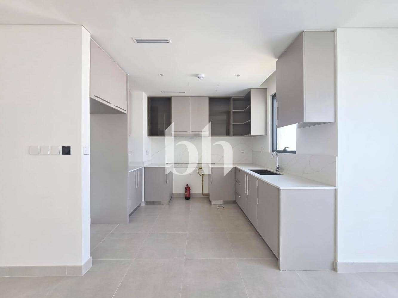 4 Bedroom Townhouse in Raya - photo 2