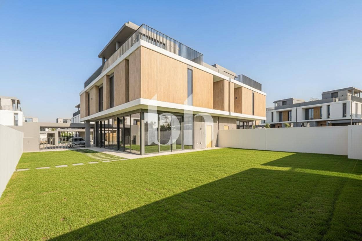 4 Bedroom Townhouse in June