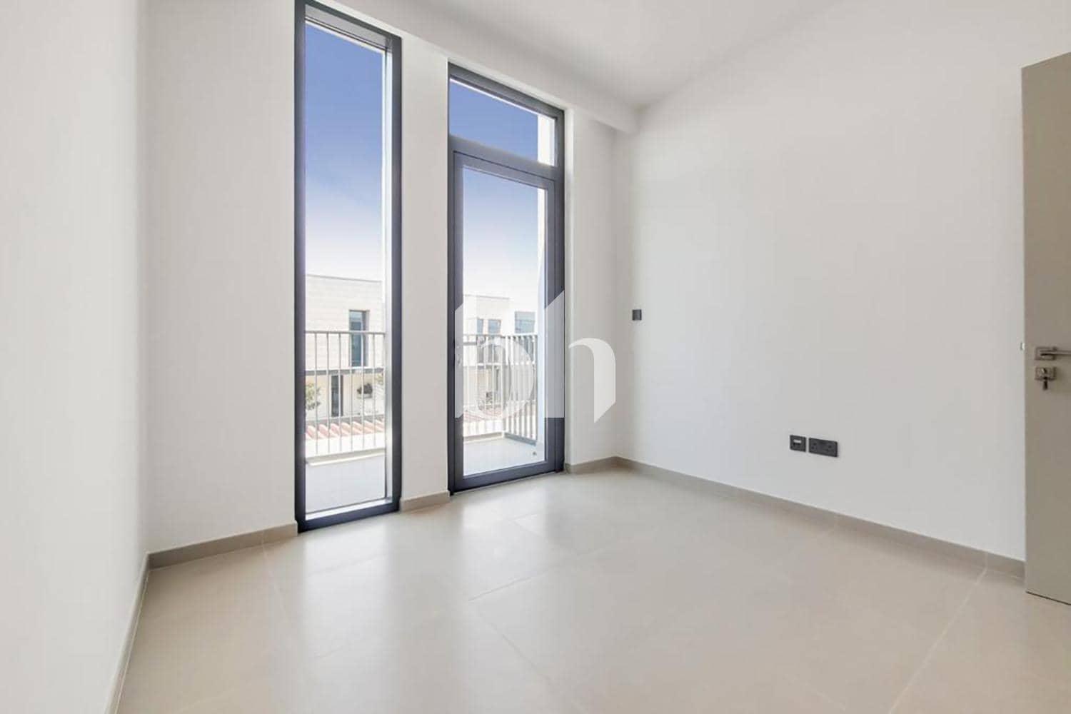 3 Bedroom Townhouse in Joy - photo 2