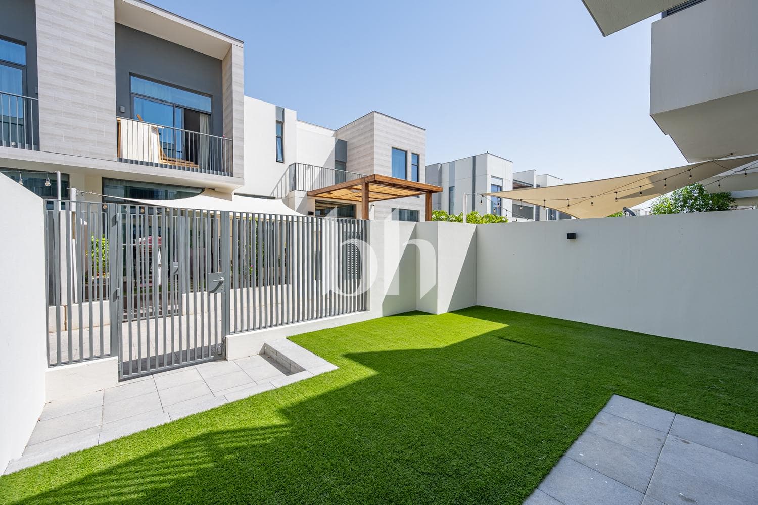 3 Bedroom Townhouse in Sun