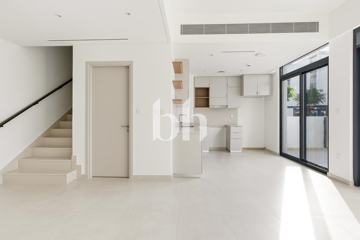 3 Bedrooms Townhouse in Bliss - photo 2