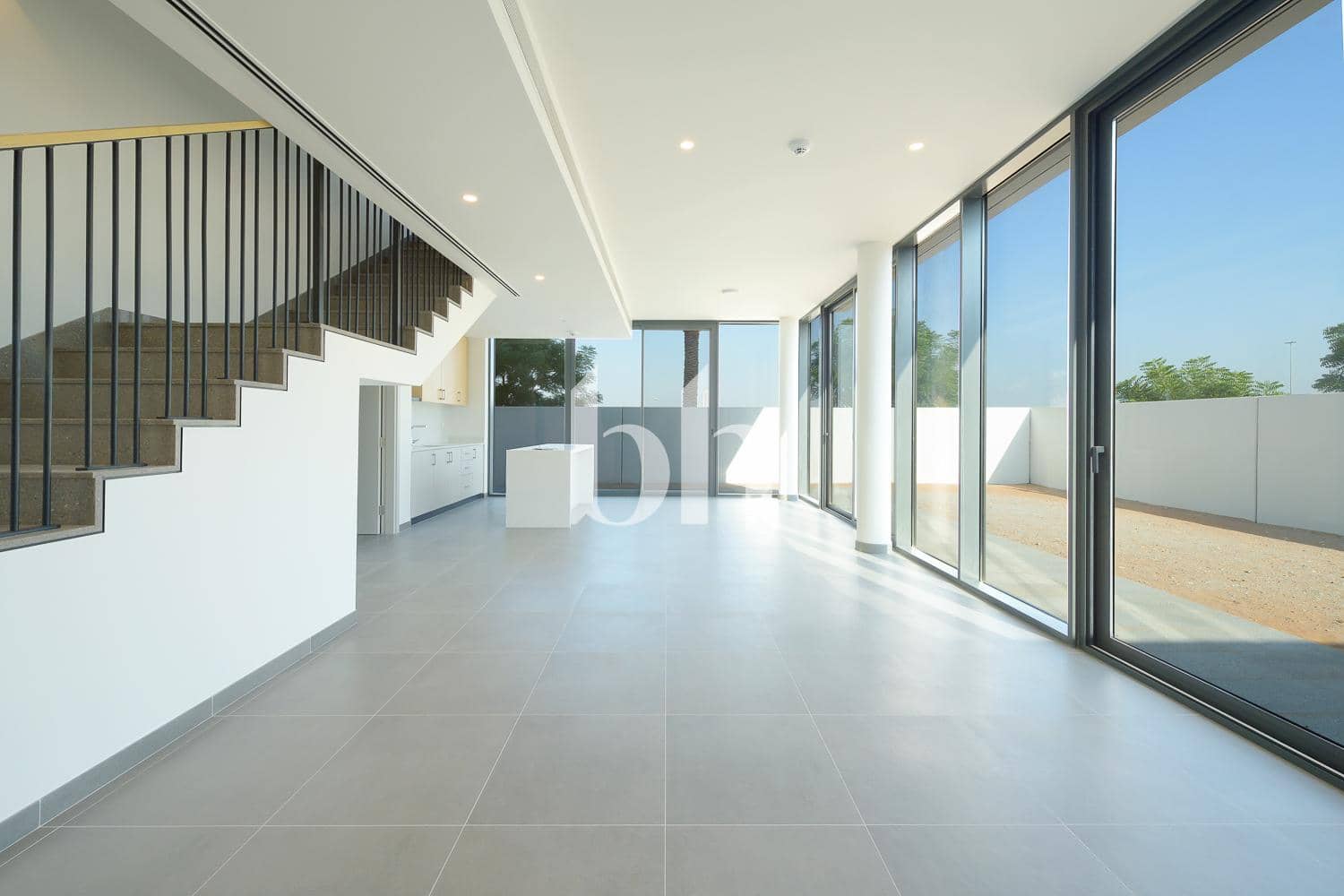 5 Bedroom Townhouse in June - photo 2