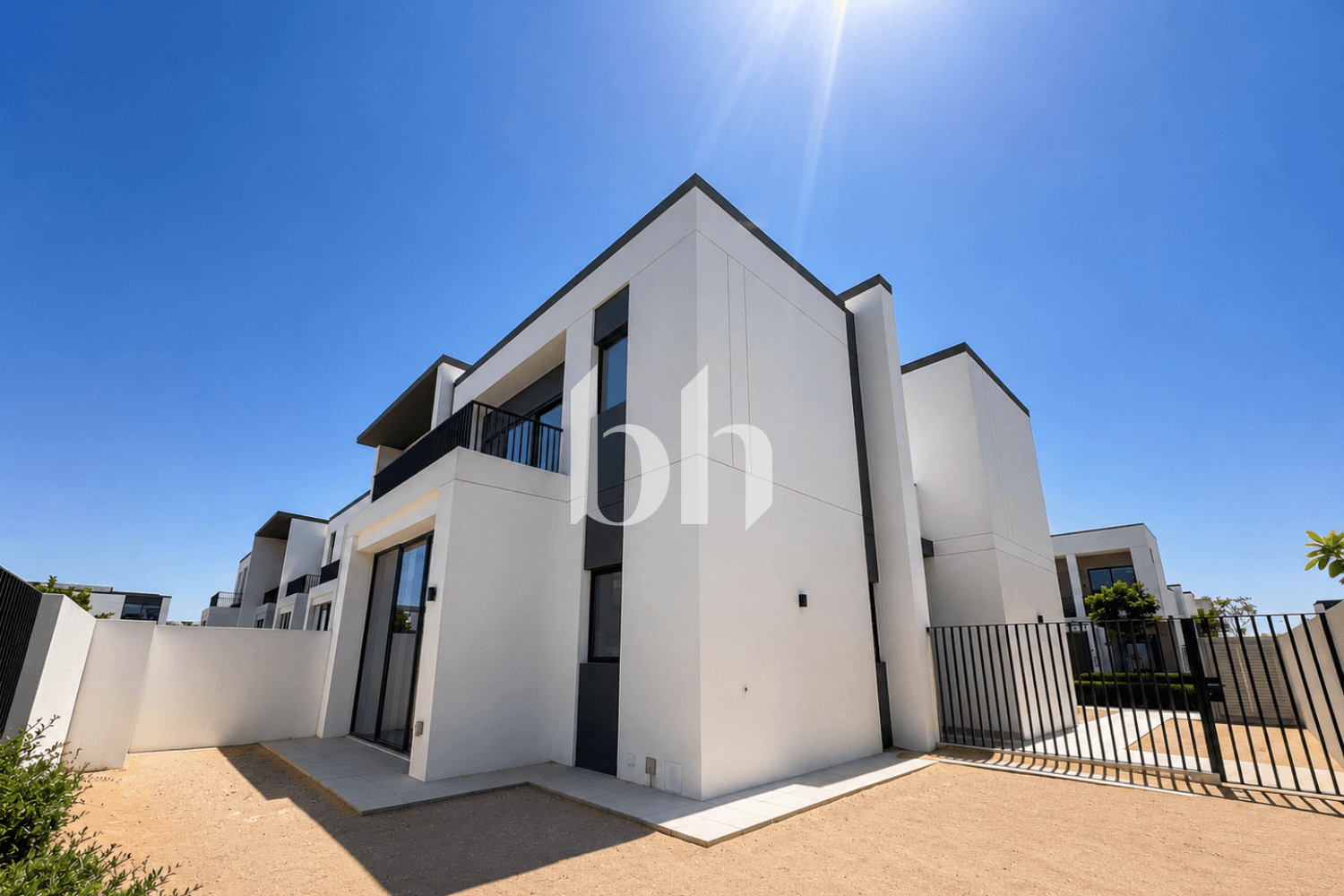 4 Bedroom Townhouse in Raya - photo 1