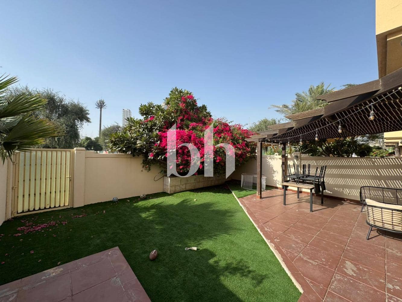 4 Bedroom Townhouse in Oliva - photo 1