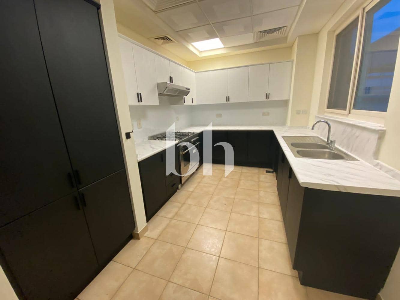 4 Bedroom Townhouse in Oliva - photo 2