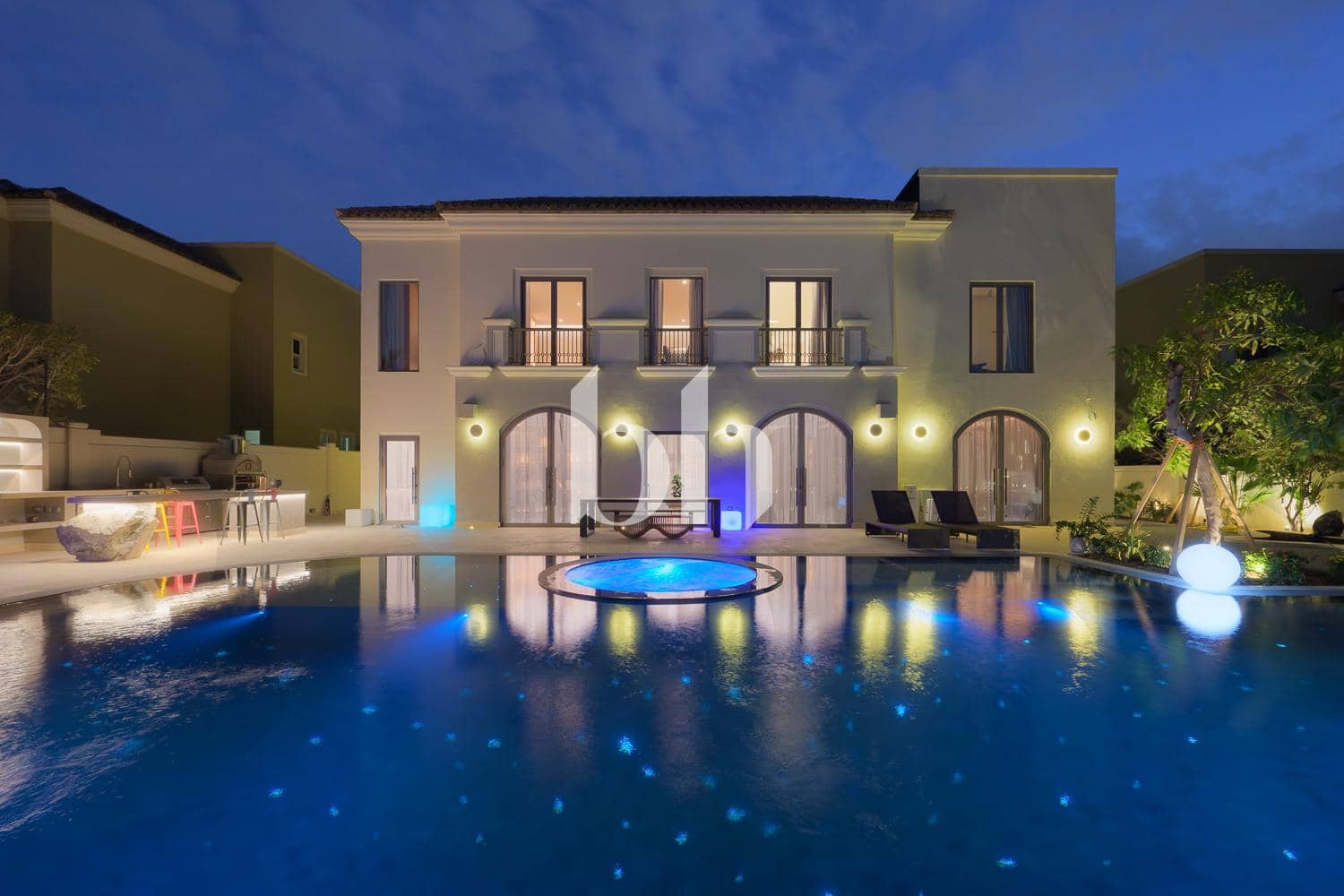 5 Bedroom Villa in Esmeralda - photo 1