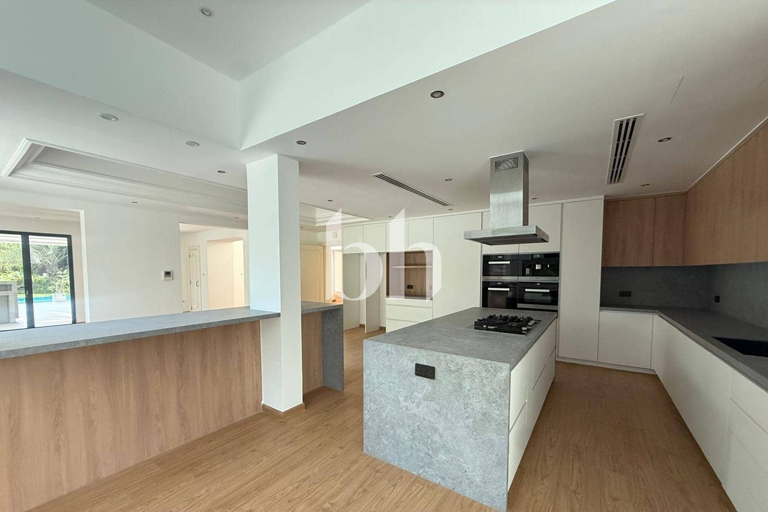 6 Bedroom Villa in Novelia - photo 2