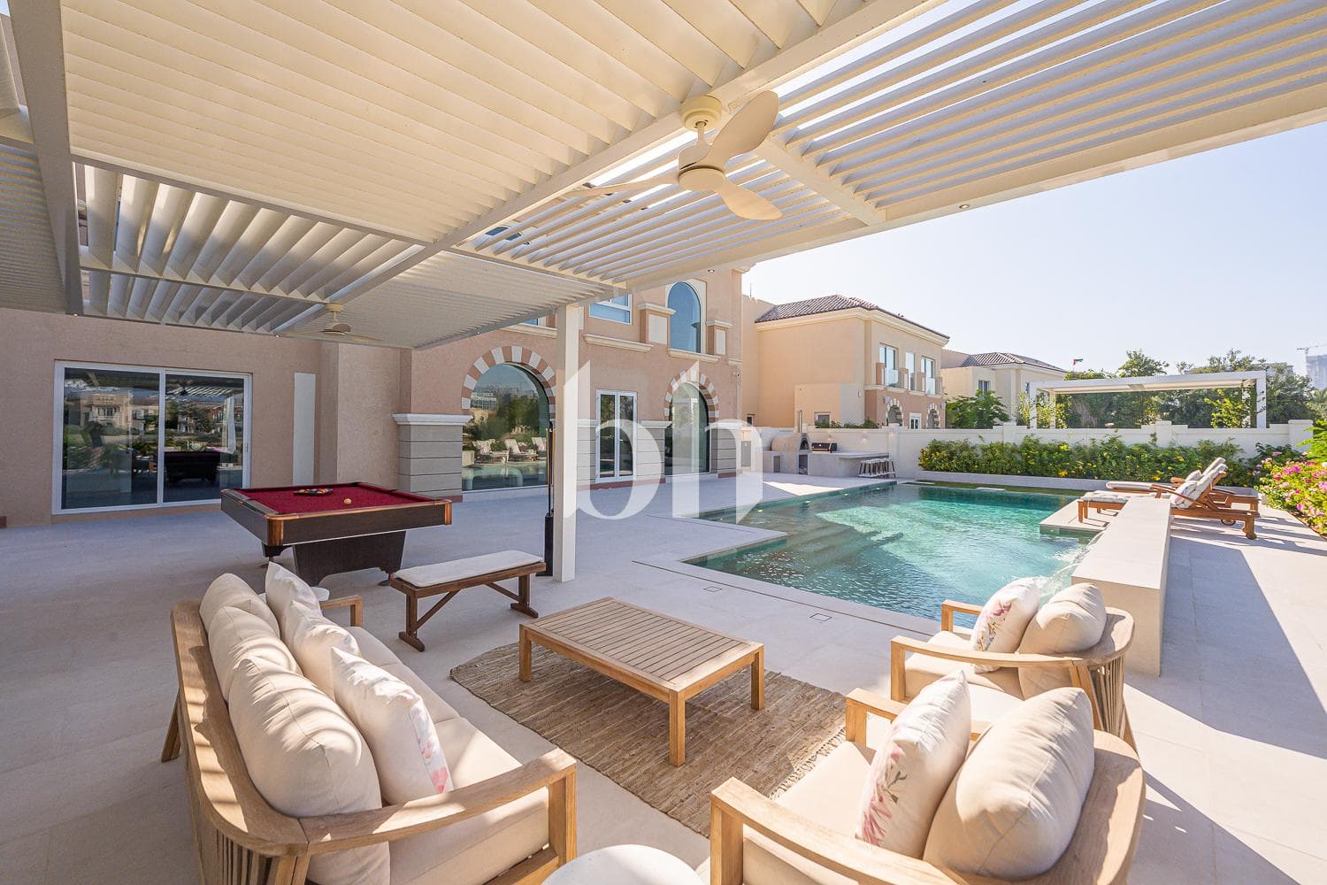 5 Bedroom Villa in Esmeralda - photo 1