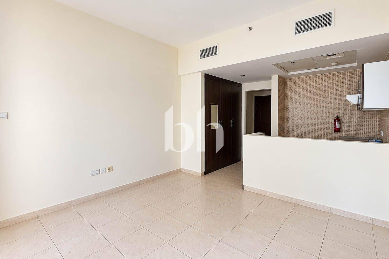 Studio Apartment in Royal Residence 1 - photo 1
